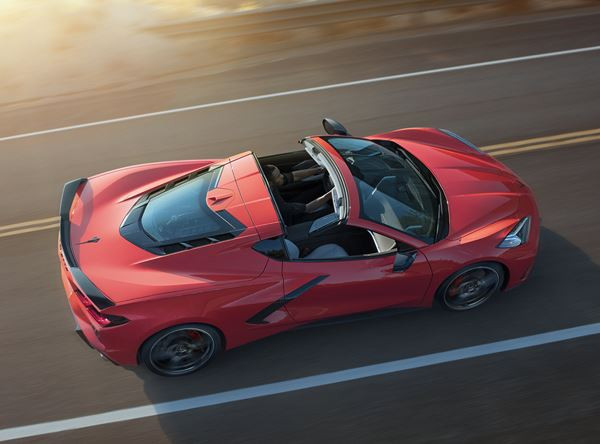 La Chevrolet Corvette Stingray Cabriolet adopte une configuration à moteur central