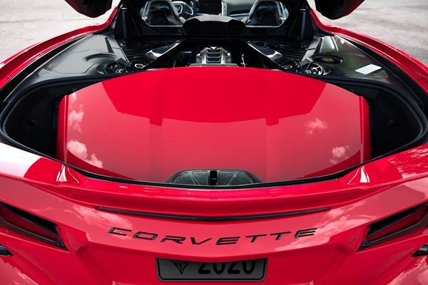 La Chevrolet Corvette Stingray Cabriolet adopte une configuration à moteur central