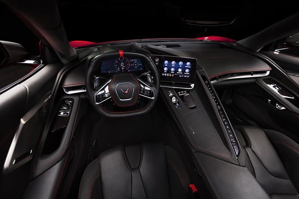 La Chevrolet Corvette Stingray Cabriolet adopte une configuration à moteur central