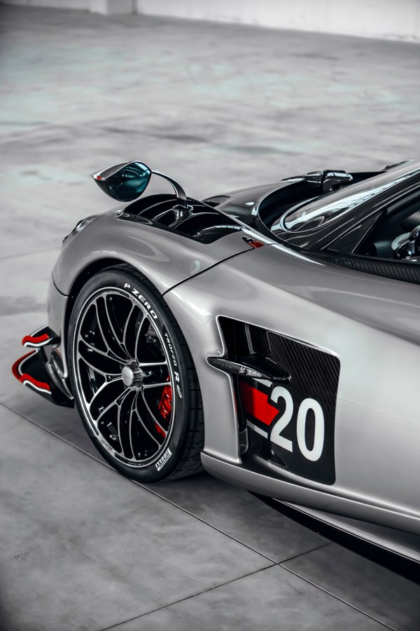 Le Pagani Huayra Roadster BC embarque un V12 de plus de 800 ch