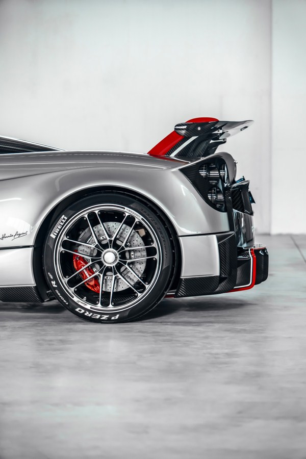 Le Pagani Huayra Roadster BC embarque un V12 de plus de 800 ch