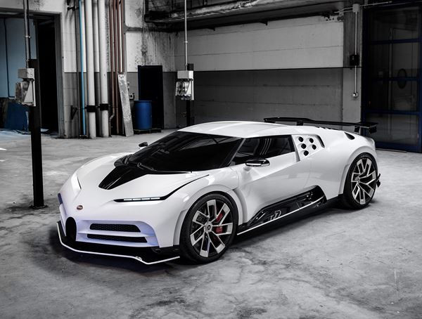 L'éditon Bugatti Centodieci réinterprète de façon exclusive la supersportive EB110