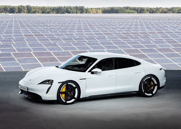 Le Porsche Taycan projette la tradition sportive Porsche dans l’électromobilité