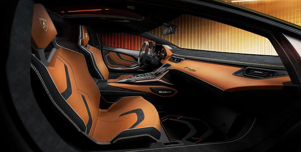 La supercar Lamborghini Sian V12 hybride débite une puissance cumulée de 819 ch