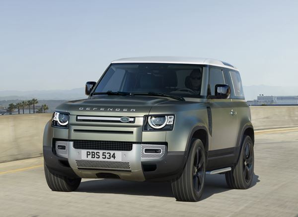 Le Land Rover Defender reprend la piste