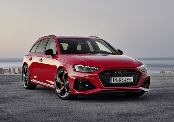 Le break Audi RS 4 Avant V6 bi-turbo délivre 450 ch et 600 Nm de couple