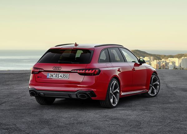 Le break Audi RS 4 Avant V6 bi-turbo délivre 450 ch et 600 Nm de couple
