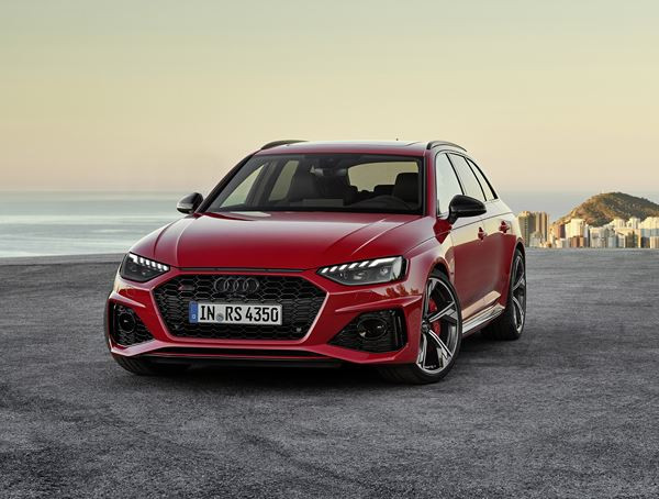 Le break Audi RS 4 Avant V6 bi-turbo délivre 450 ch et 600 Nm de couple