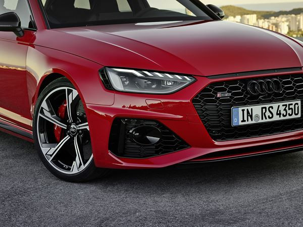 Le break Audi RS 4 Avant V6 bi-turbo délivre 450 ch et 600 Nm de couple
