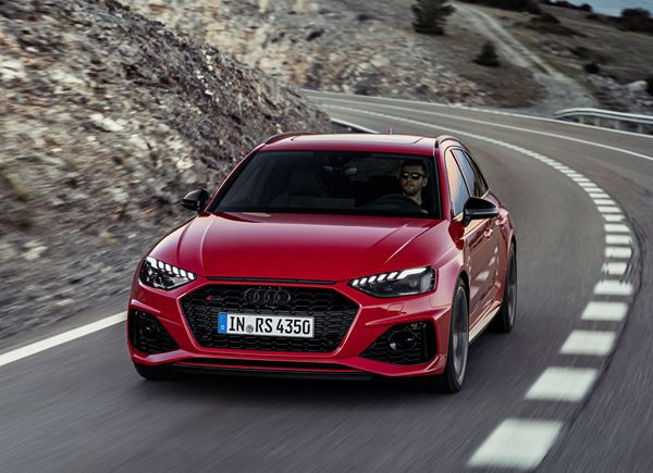 Le break Audi RS 4 Avant V6 bi-turbo délivre 450 ch et 600 Nm de couple