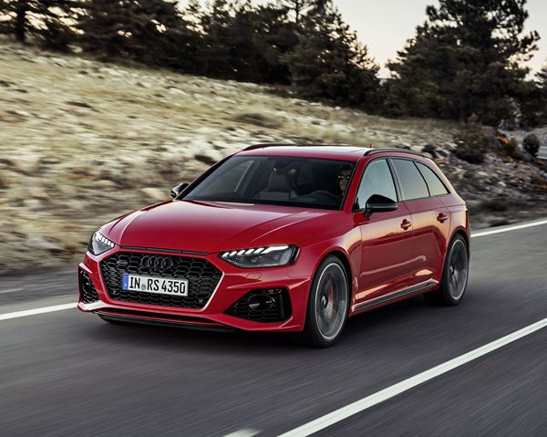 Le break Audi RS 4 Avant V6 bi-turbo délivre 450 ch et 600 Nm de couple