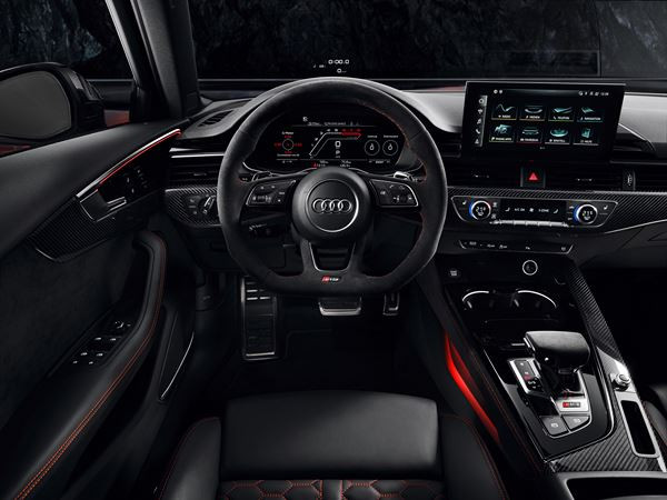 Le break Audi RS 4 Avant V6 bi-turbo délivre 450 ch et 600 Nm de couple