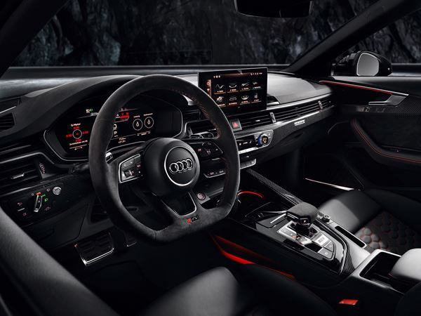 Le break Audi RS 4 Avant V6 bi-turbo délivre 450 ch et 600 Nm de couple