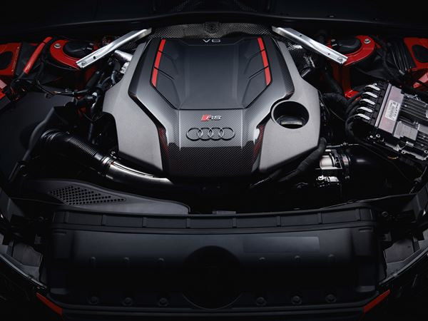 Le break Audi RS 4 Avant V6 bi-turbo délivre 450 ch et 600 Nm de couple