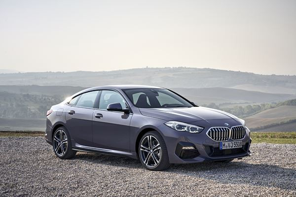 Le coupé quatre portes BMW Série 2 Gran Coupé affiche des lignes sportives