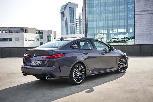 Le coupé quatre portes BMW Série 2 Gran Coupé affiche des lignes sportives