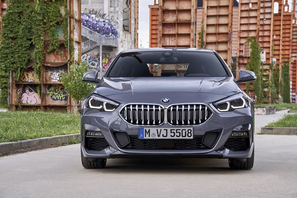 Le coupé quatre portes BMW Série 2 Gran Coupé affiche des lignes sportives