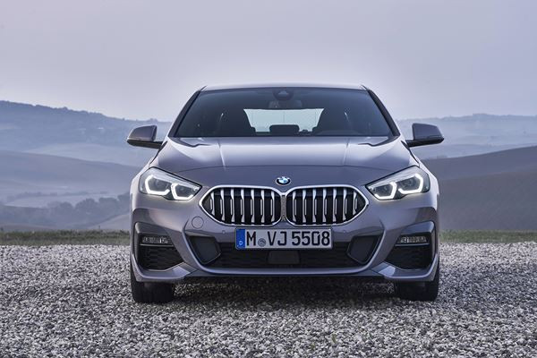 Le coupé quatre portes BMW Série 2 Gran Coupé affiche des lignes sportives