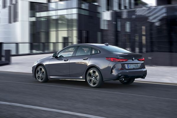 Le coupé quatre portes BMW Série 2 Gran Coupé affiche des lignes sportives