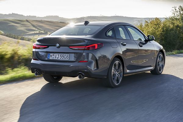 Le coupé quatre portes BMW Série 2 Gran Coupé affiche des lignes sportives