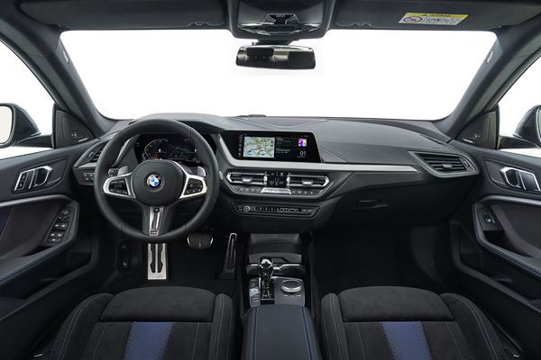 Le coupé quatre portes BMW Série 2 Gran Coupé affiche des lignes sportives