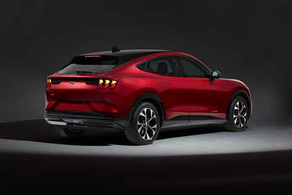 Le SUV Ford Mustang Mach-E entre dans l'ère électrique