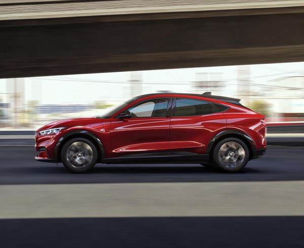 Le SUV Ford Mustang Mach-E entre dans l'ère électrique