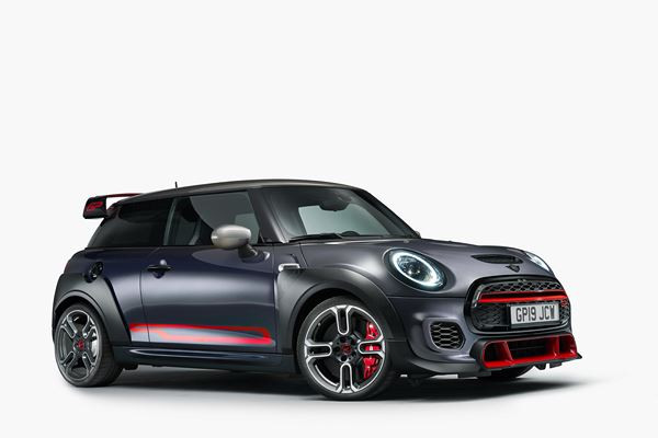 La MINI John Cooper Works GP embarque un moteur quatre cylindres turbo de 306 ch