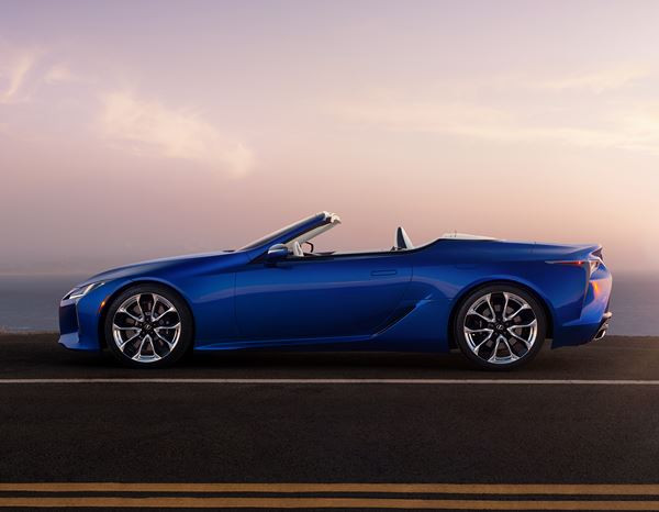 Le coupé porte-drapeau Lexus LC se décline en version cabriolet décapotable