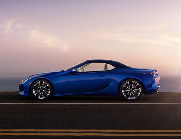 Le coupé porte-drapeau Lexus LC se décline en version cabriolet décapotable