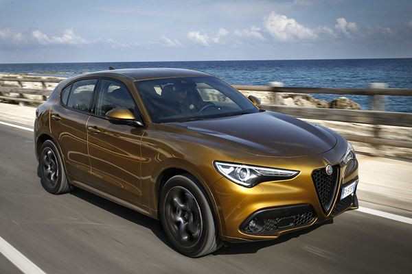 Le SUV sportif Alfa Romeo Stelvio bénéficie d'améliorations technologiques
