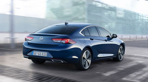 L'Opel Insignia Grand Sport s'offre une face avant plus sportive