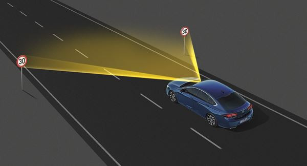 L'Opel Insignia Grand Sport s'offre une face avant plus sportive