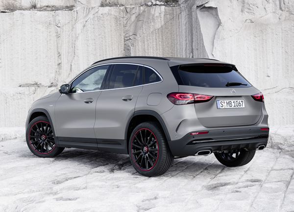 Le SUV compact Mercedes-Benz GLA prend de la hauteur