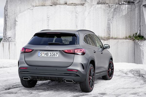 Le SUV compact Mercedes-Benz GLA prend de la hauteur