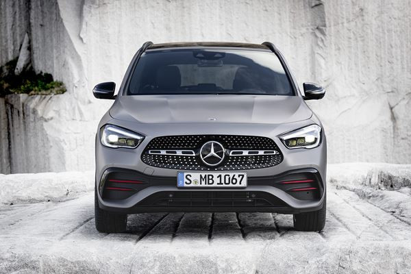 Le SUV compact Mercedes-Benz GLA prend de la hauteur