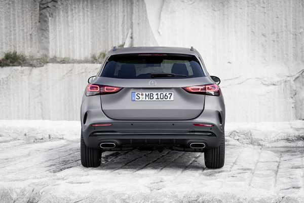 Le SUV compact Mercedes-Benz GLA prend de la hauteur