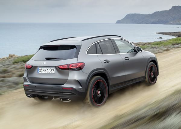 Le SUV compact Mercedes-Benz GLA prend de la hauteur
