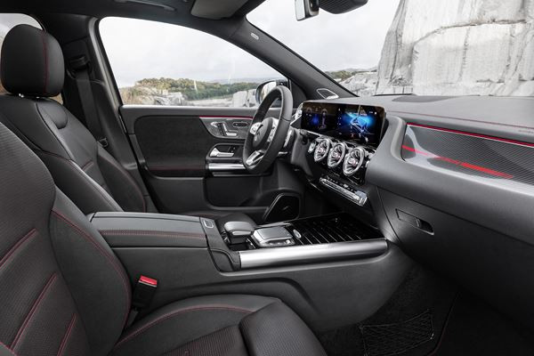 Le SUV compact Mercedes-Benz GLA prend de la hauteur
