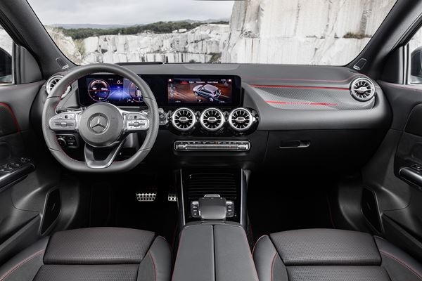 Le SUV compact Mercedes-Benz GLA prend de la hauteur