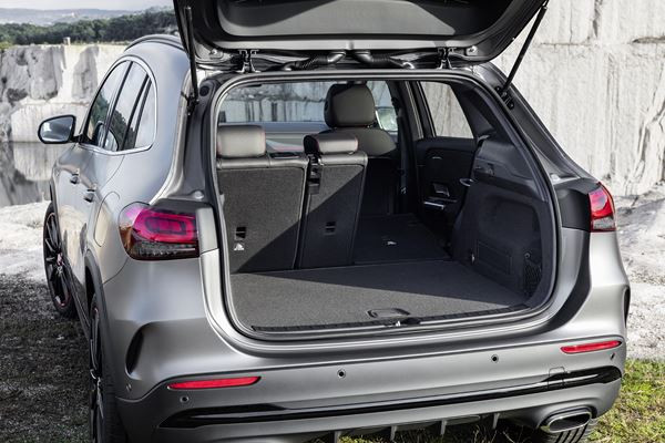 Le SUV compact Mercedes-Benz GLA prend de la hauteur