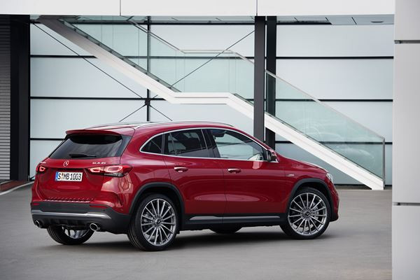 Le Mercedes-AMG GLA 35 4MATIC embarque un moteur turbo 4 cylindres de 306 ch