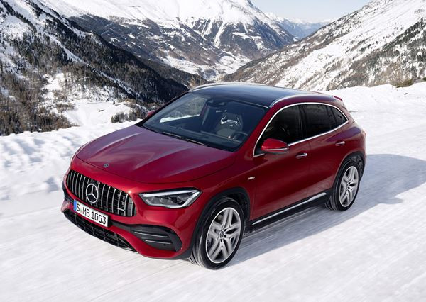 Le Mercedes-AMG GLA 35 4MATIC embarque un moteur turbo 4 cylindres de 306 ch