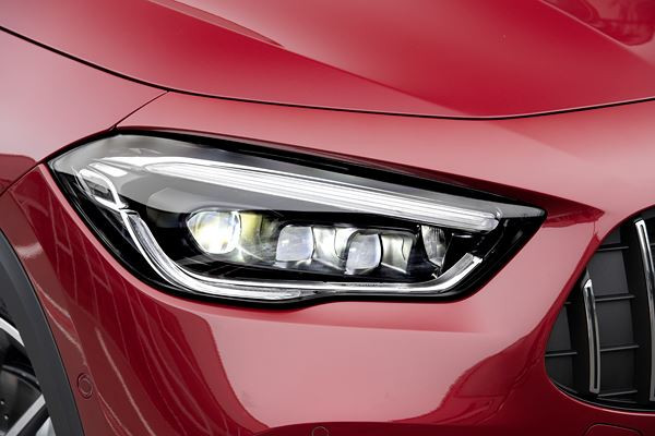 Le Mercedes-AMG GLA 35 4MATIC embarque un moteur turbo 4 cylindres de 306 ch
