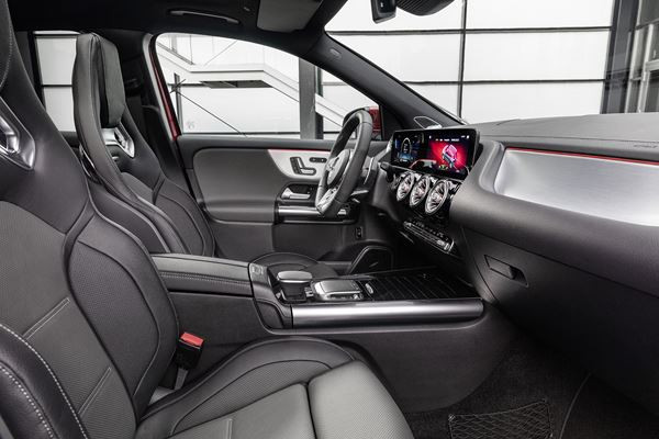 Le Mercedes-AMG GLA 35 4MATIC embarque un moteur turbo 4 cylindres de 306 ch