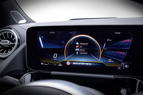 Le Mercedes-AMG GLA 35 4MATIC embarque un moteur turbo 4 cylindres de 306 ch