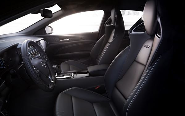 L'Opel Insignia GSi embarque un moteur 2.0 litres turbo et une transmission intégrale