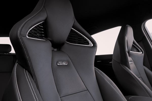 L'Opel Insignia GSi embarque un moteur 2.0 litres turbo et une transmission intégrale