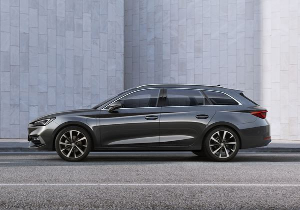 Le break Seat Leon Sportstourer adopte des lignes plus affirmées