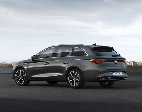 Le break Seat Leon Sportstourer adopte des lignes plus affirmées